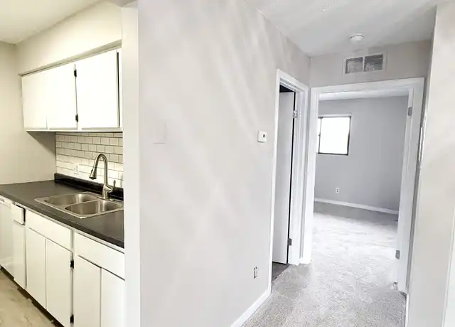Property at 2039 Inverway Ct, Kalamazoo, MI, 49009, 1 bed, 1 bath, [object Object]