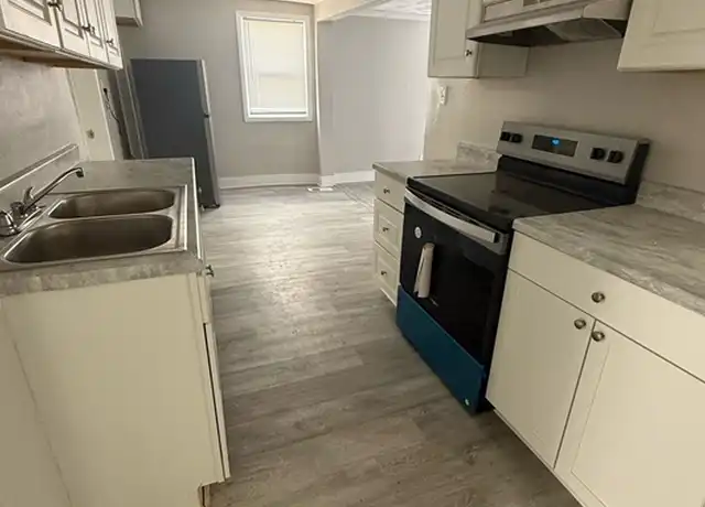 Property at 74 Cherry St Unit 1, Springfield, MA, 01105, 4 beds, 1.5 baths, [object Object]