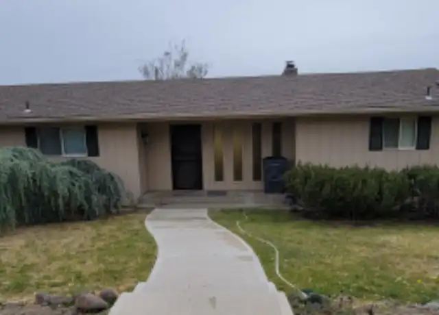 Property at 61 Herlou Dr, Selah, WA, 98942, 5 beds, 3 baths, [object Object]