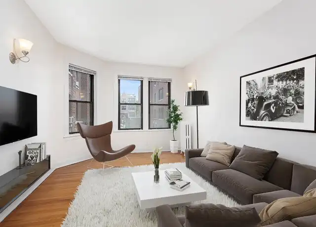 Property at 632 West Addison - 632 W Addison St, Chicago, IL, 60613, 2 beds, 1 bath, [object Object]