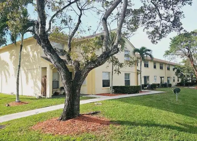 Property at 6890 Southgate Blvd, Tamarac, FL, 33321, 2 beds, 2-2.5 baths, [object Object]