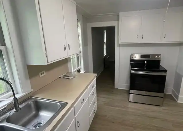 Property at 10 Noble St Unit B, Somersworth, NH, 03878, 2 beds, 1 bath, [object Object]