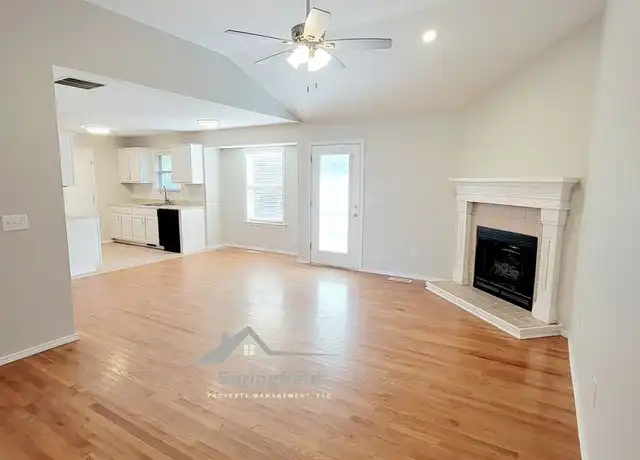 Property at 4396 S Hemlock Ave, Springfield, MO, 65810, 3 beds, 2 baths, [object Object]
