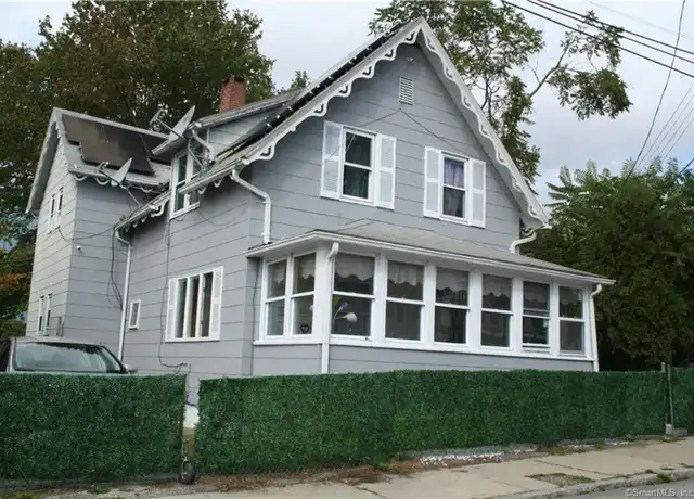 Property at 31 Grand St Apt B, New London, CT, 06320, 2 beds, 1 bath, [object Object]