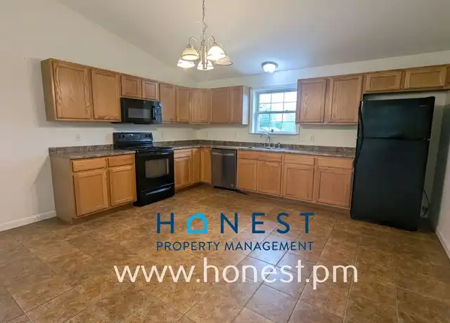 Property at 5 Crooker St Unit 2, Augusta, ME, 04330, 2 beds, 1 bath, [object Object]