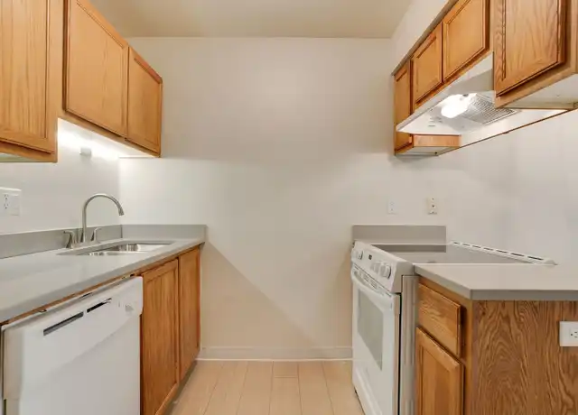 Property at 4631 SW Luradel St Apt 36, Portland, OR, 97219, 2 beds, 1 bath, [object Object]