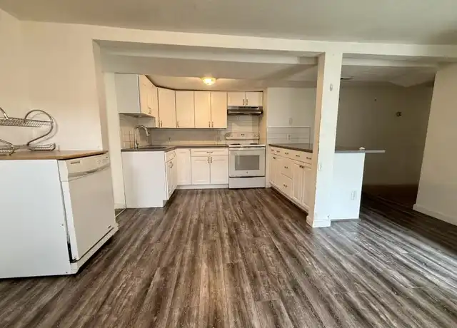 Property at 119 South St, Waltham, MA, 02453, 3 beds, 1 bath, [object Object]