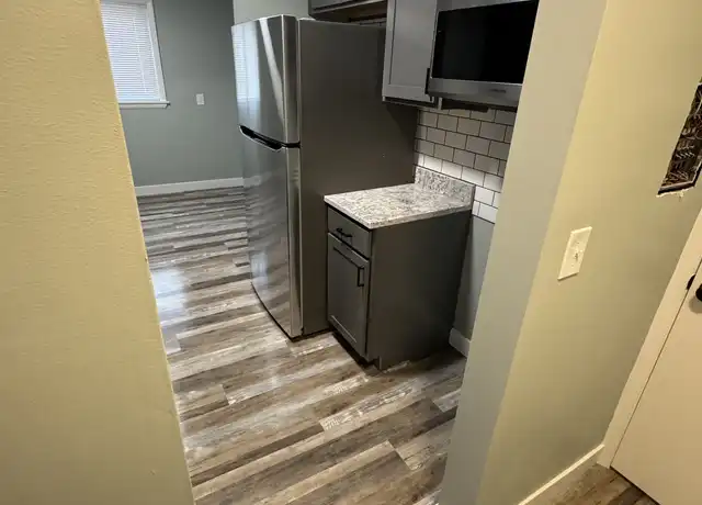 Property at 24250 Lakeshore Blvd Unit 4, Euclid, OH, 44123, 1 bed, 1 bath, [object Object]