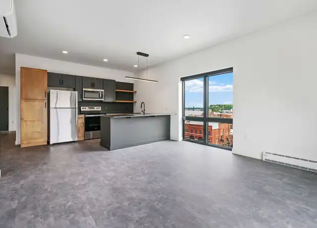 Property at 424 N 3rd St Unit 211, Burlington, IA, 52601, 2 beds, 1 bath, [object Object]