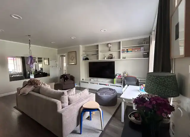 Property at 800 N Eucalyptus Ave #108, Inglewood, CA, 90302, 2 beds, 1 bath, [object Object]