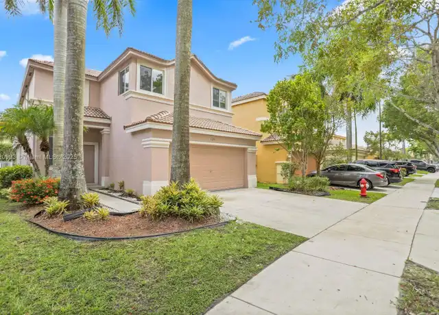Property at 1126 Golden Cane Dr, Weston, FL, 33327, 5 beds, 3.5 baths, [object Object]