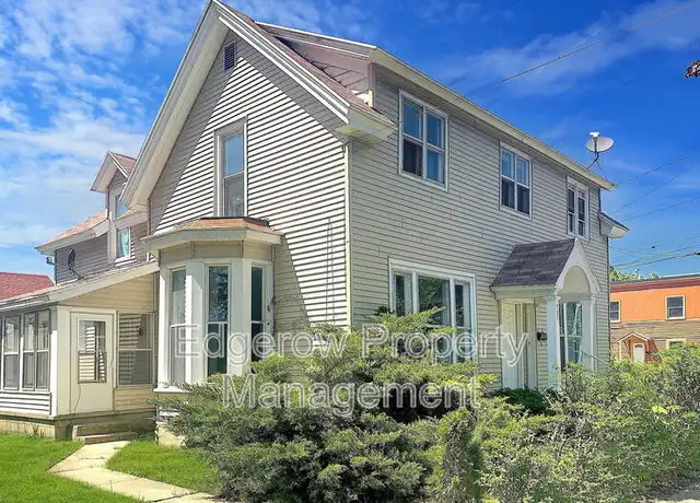 Property at 404 6th St NW, Grand Rapids, MI, 49504, 3 beds, 2 baths, [object Object]