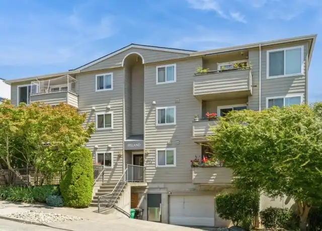 Property at 3926 1st Ave NE, Seattle, WA, 98105, 2 beds, 1 bath, [object Object]