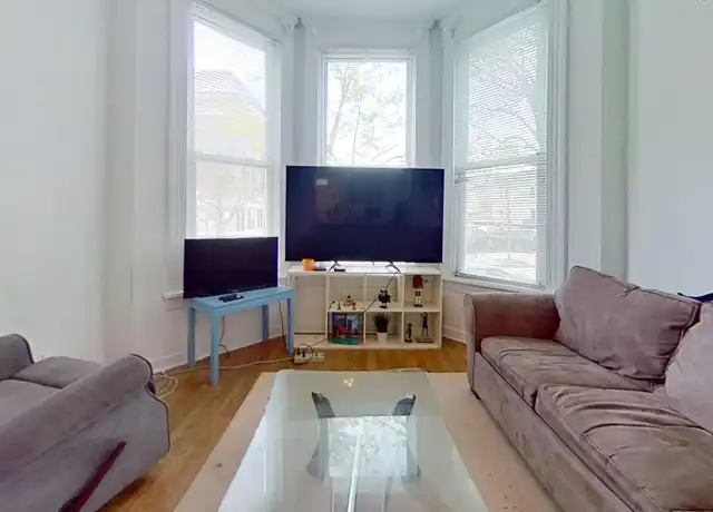 Property at 1039 W Wolfram St Unit 1039 1, Chicago, IL, 60657, 3 beds, 2 baths, [object Object]