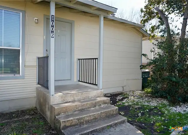 Property at 1006-1008 Haynes St, San Marcos, TX, 78666, 2 beds, 1 bath, [object Object]