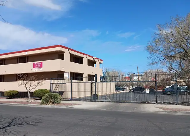Photo of 815 Coal Ave SW, Albuquerque, NM 87102