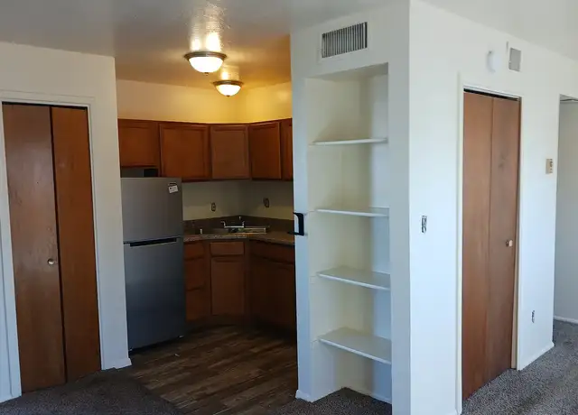 Photo of 815 Coal Ave SW, Albuquerque, NM 87102