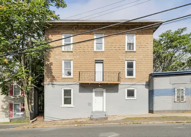 Property at 45 Long Hill Rd Unit 1R, Waterbury, CT, 06704, 1 bed, 1 bath, [object Object]