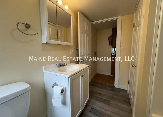 Property at 206 Maine Ave Unit 3, Farmingdale, ME, 04344, 1 bed, 1 bath, [object Object]
