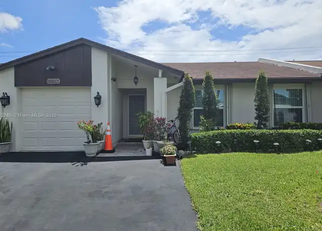 Property at 15700 Bottlebrush Cir Unit 15700, Delray Beach, FL, 33484, 3 beds, 2 baths, [object Object]