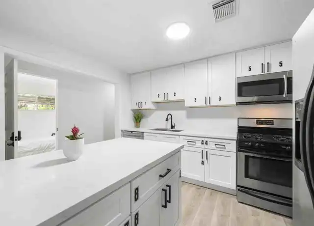 Property at 4943 Culmore Dr, Houston, TX, 77021, 1 bed, 1 bath, [object Object]