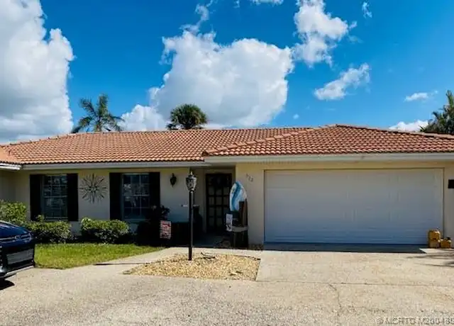 Property at 512 Gunwale Ln, Longboat Key, FL, 34228, 3 beds, 2 baths, [object Object]