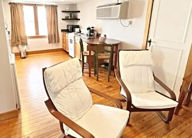 Property at 530 Washington St, Woodstock, VA, 22664, 1 bed, 1 bath, [object Object]