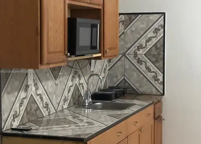 Property at 9710 NW 24th Ct, Sunrise, FL, 33322, 1 bed, 1 bath, [object Object]