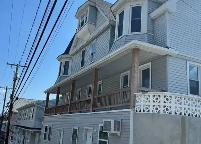Property at 703 Providence St Unit B, West Warwick, RI, 02893, 3 beds, 1.5 baths, [object Object]