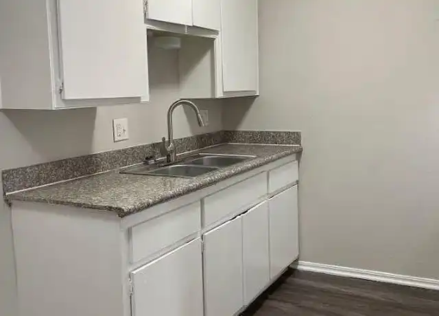 Property at Ridgewood Village Apartments - 1906 N Broadway St, Moore, OK, 73160, 1 bed, 1 bath, [object Object]