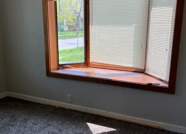 Property at 545 E 7th St Unit B, Red Wing, MN, 55066, 1 bed, 1 bath, [object Object]
