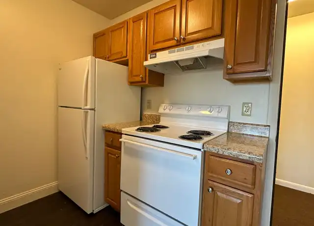 Property at 327 W 1st St Unit 17, Bloomington, IN, 47403, 1 bed, 1 bath, [object Object]