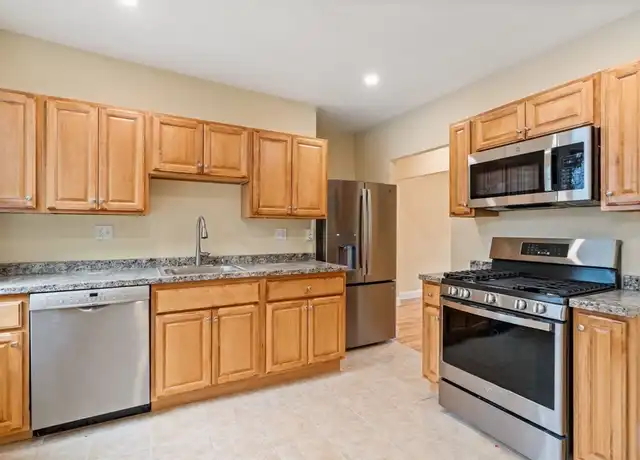Property at 570 Washington St #3, Brighton, MA, 02135, 4 beds, 1 bath, [object Object]