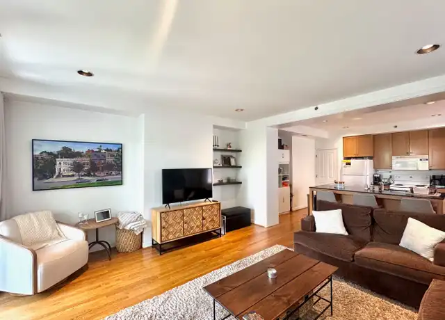 Property at 953 Pavilion St Unit 2, Cincinnati, OH, 45202, 1 bed, 1 bath, [object Object]