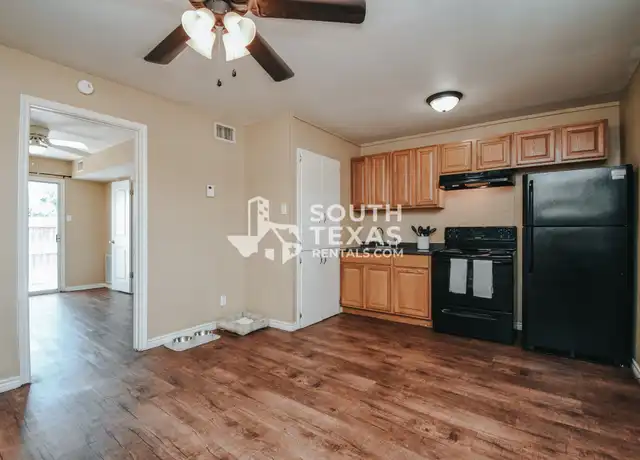 Property at 1303 E Colorado St, Victoria, TX, 77901, 1 bed, 1 bath, [object Object]