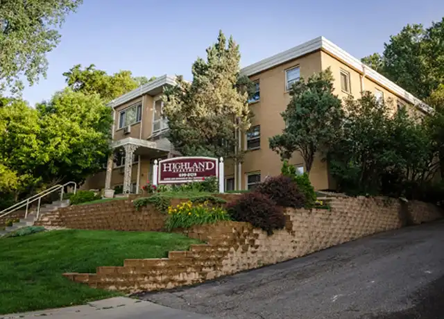 Property at Hyland Park Apartments - 1565 Saint Paul Ave, Saint Paul, MN, 55116, 1-2 bed, 1 bath, [object Object]