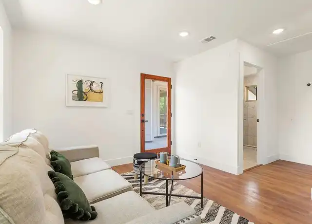 Property at 7608 Northcrest Blvd, Austin, TX, 78752, 1 bed, 1 bath, [object Object]