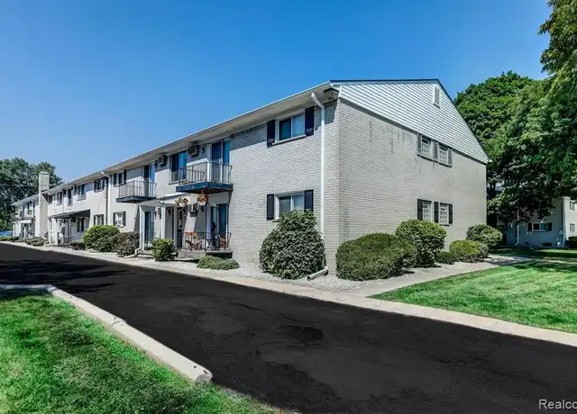 Property at 5630 Pardee Ave Unit 5, Dearborn Heights, MI, 48125, 1 bed, 1 bath, [object Object]
