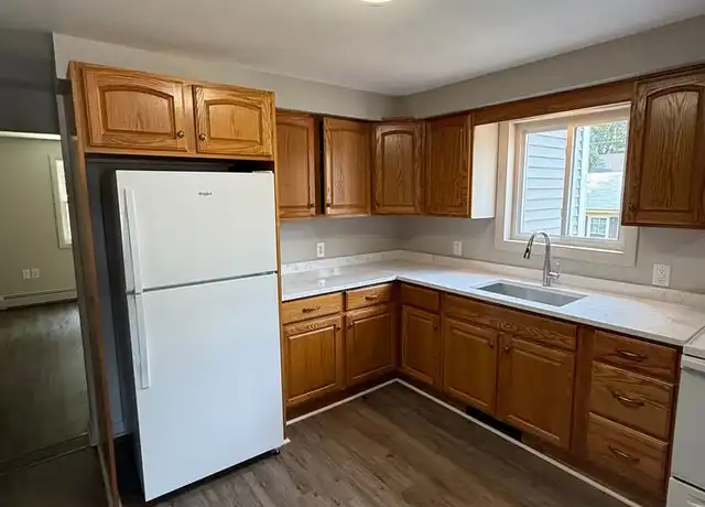 Property at 46 Plymouth St Unit 4, Meredith, NH, 03253, 3 beds, 1 bath, [object Object]