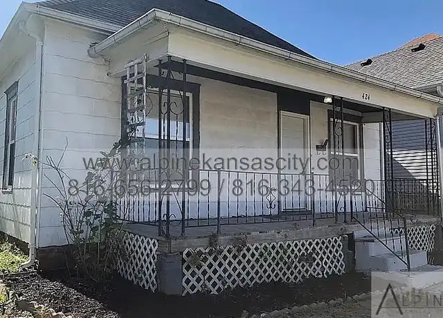 Property at 424 E Colorado Ave, Saint Joseph, MO, 64504, 3 beds, 2 baths, [object Object]