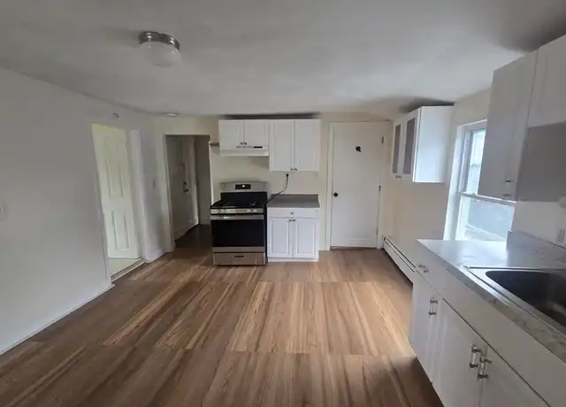 Property at 111 Brookline St Unit 3, Lynn, MA, 01902, 2 beds, 1 bath, [object Object]