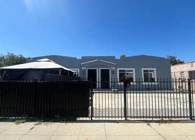 Property at 1702 W 60th St, Los Angeles, CA, 90047, 2 beds, 1 bath, [object Object]