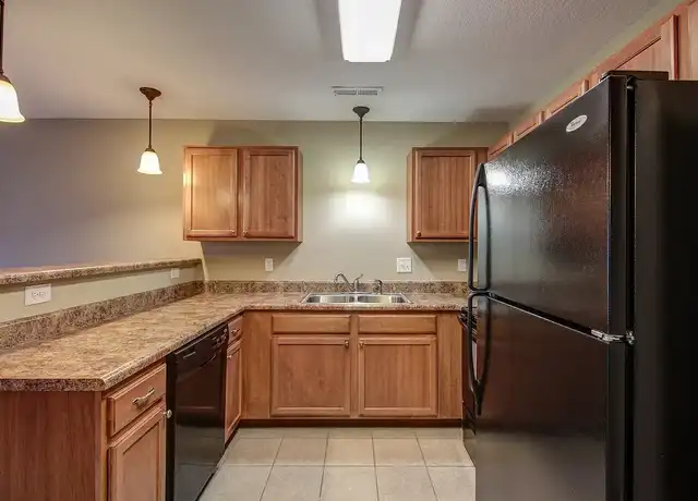 Property at Tha Gables at South Roan - 2823 S Roan St, Johnson City, TN, 37601, 2 beds, 2 baths, [object Object]