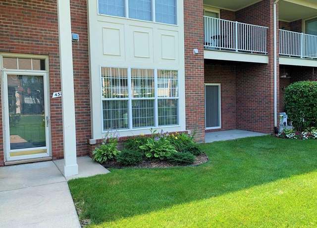 Photo of 43855 Rushcliffe Dr, Sterling Heights, MI 48313