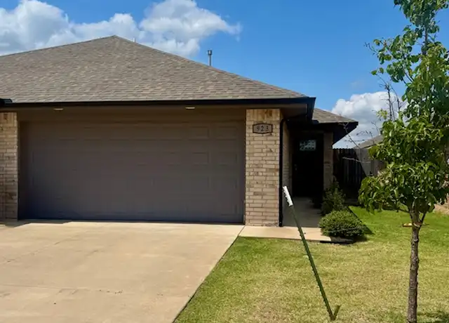 Property at 923 Coles Crk, Yukon, OK, 73099, 3 beds, 2 baths, [object Object]