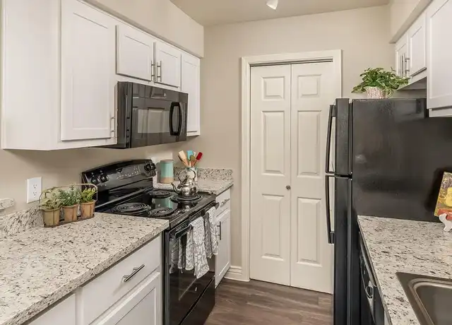 Property at Rock Ridge Apartments - 10333 N Oracle Rd, Tucson, AZ, 85737, 3 beds, 2 baths, [object Object]