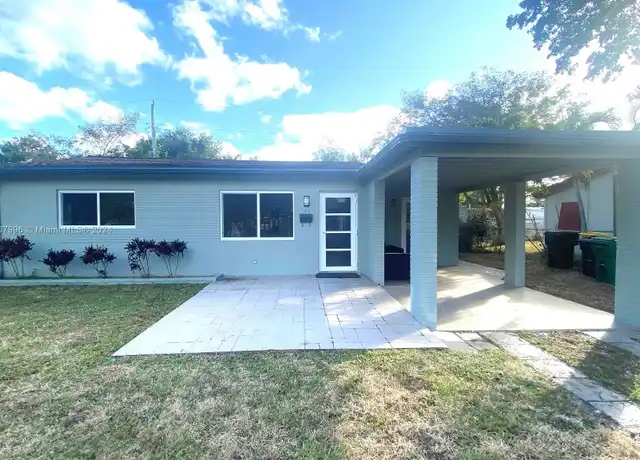 Property at 32 SE 8th St, Dania, FL, 33004, 2 beds, 1 bath, [object Object]