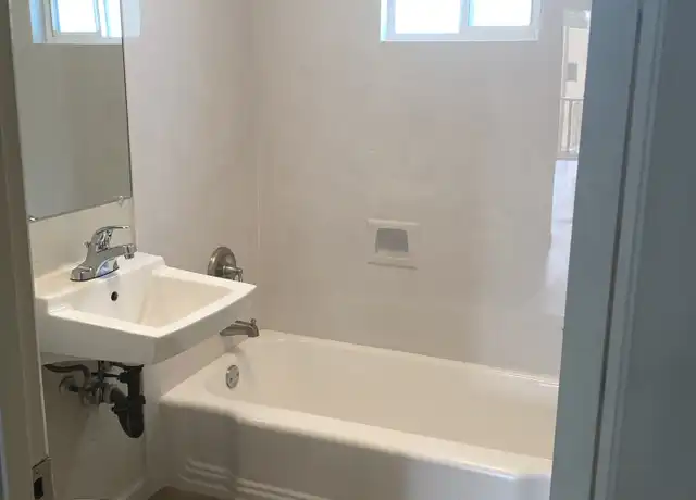 Property at 1624 Carlisle Blvd NE, Albuquerque, NM, 87110, 2 beds, 1 bath, [object Object]