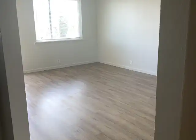 Property at 1624 Carlisle Blvd NE, Albuquerque, NM, 87110, 2 beds, 1 bath, [object Object]