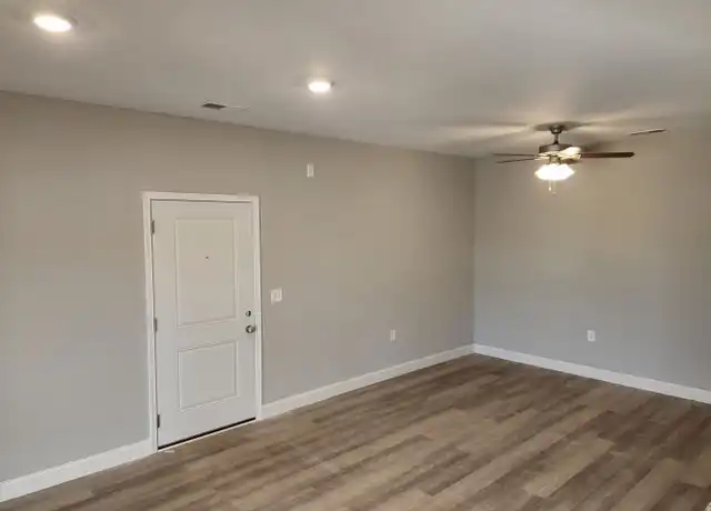 Property at 2191 Prospector Ct Apt 1114, Bowling Green, KY, 42101, 2 beds, 2 baths, [object Object]